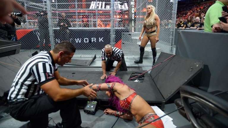 Backstage News On Original Plans For The Hell In A Cell Main Event And More