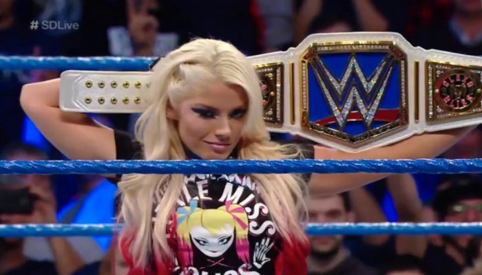 Alexa Bliss Retains Her Smackdown Women S Title With Help From La Luchadora