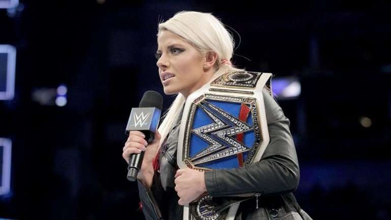 SmackDown Title Match Contestants’ Unique Twitter Showdown