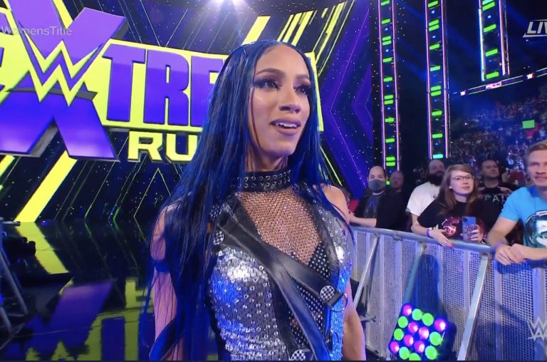 Sasha Banks Returns At WWE Extreme Rules