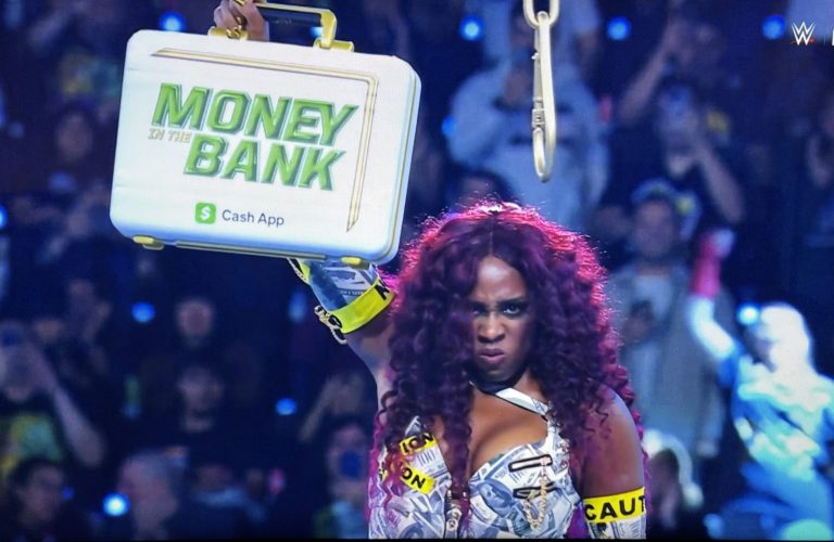 Naomi Wins WWE Women’s Money In The Bank Ladder Match