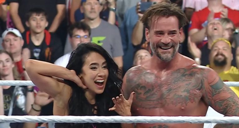 AJ Lee Wins First WWE Match In Over 10 Years At WWE WrestlePalooza